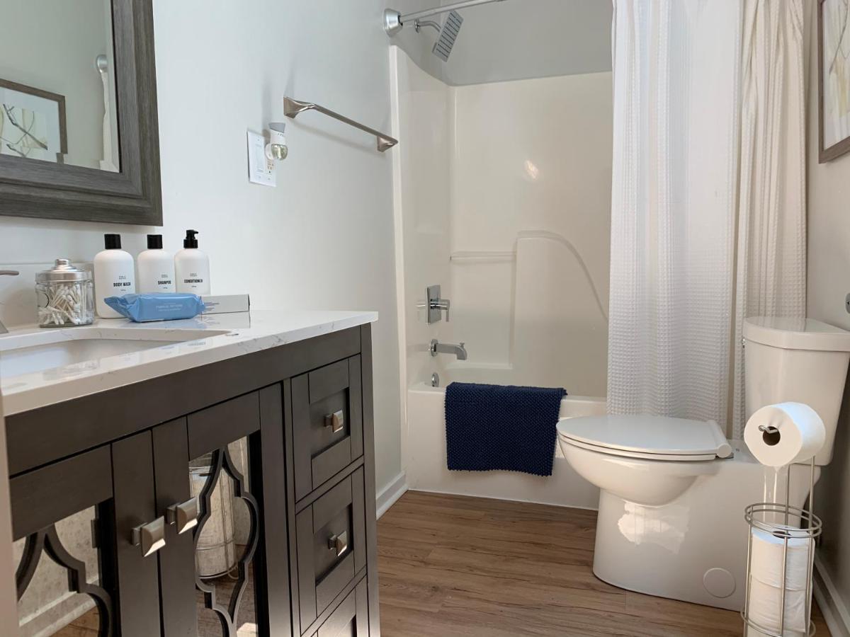 Normalbnb - 2 Blocks From Restaurants, Bars, Hospital Атенс Экстерьер фото