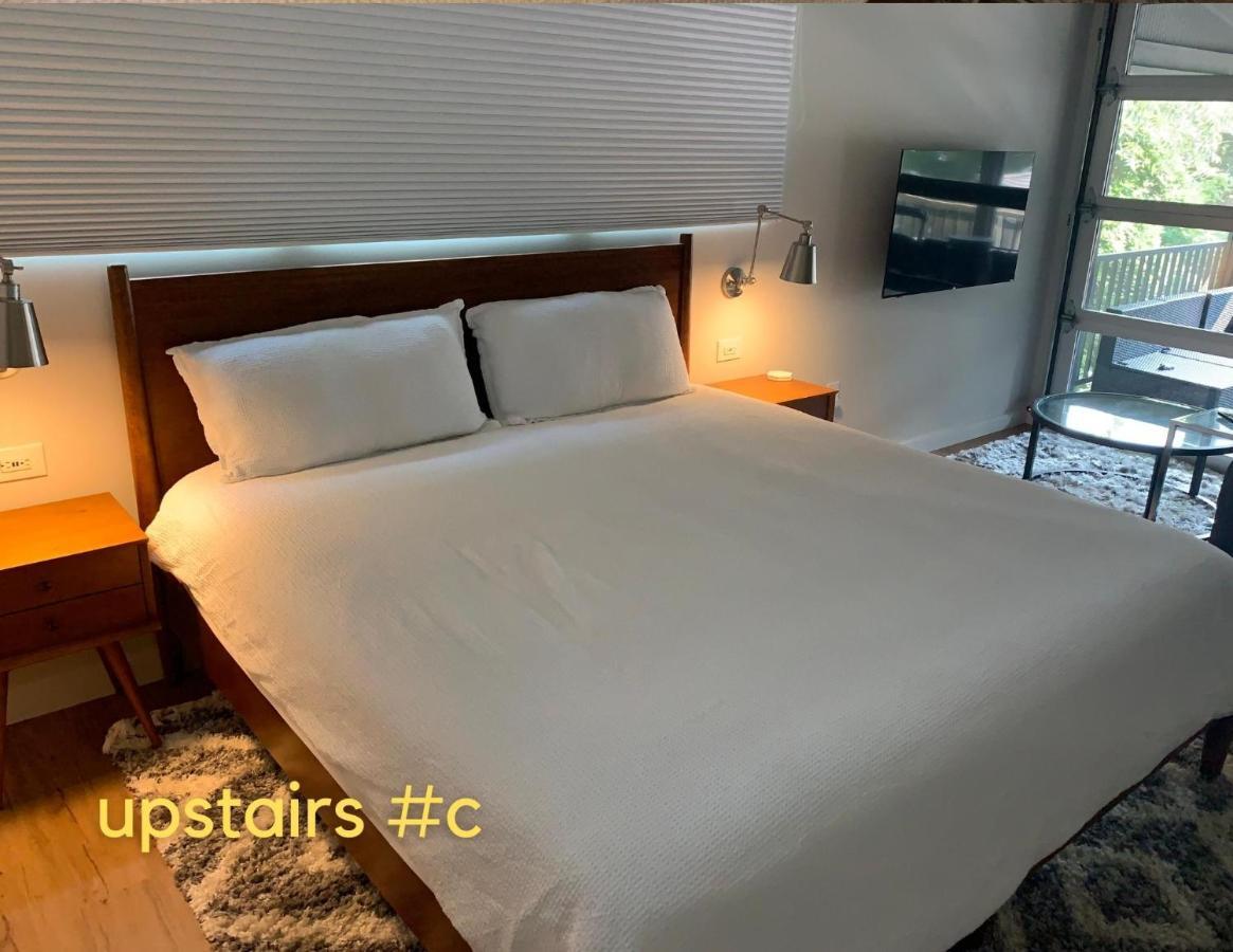 Normalbnb - 2 Blocks From Restaurants, Bars, Hospital Атенс Экстерьер фото